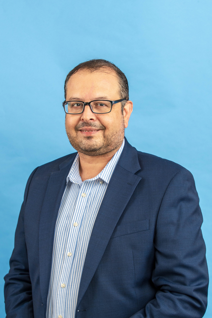 Dr. Oliver Cruz-Milan