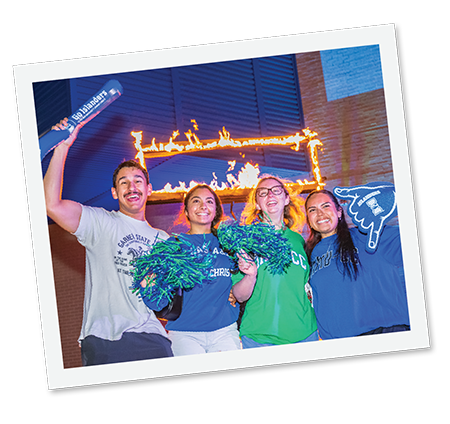 Students in front of the lighting of the I