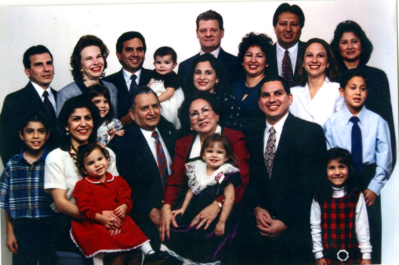 Arturo and Marie Vasquez with their children and grandchildren