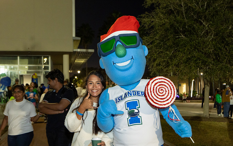 Islander Lights Crowd